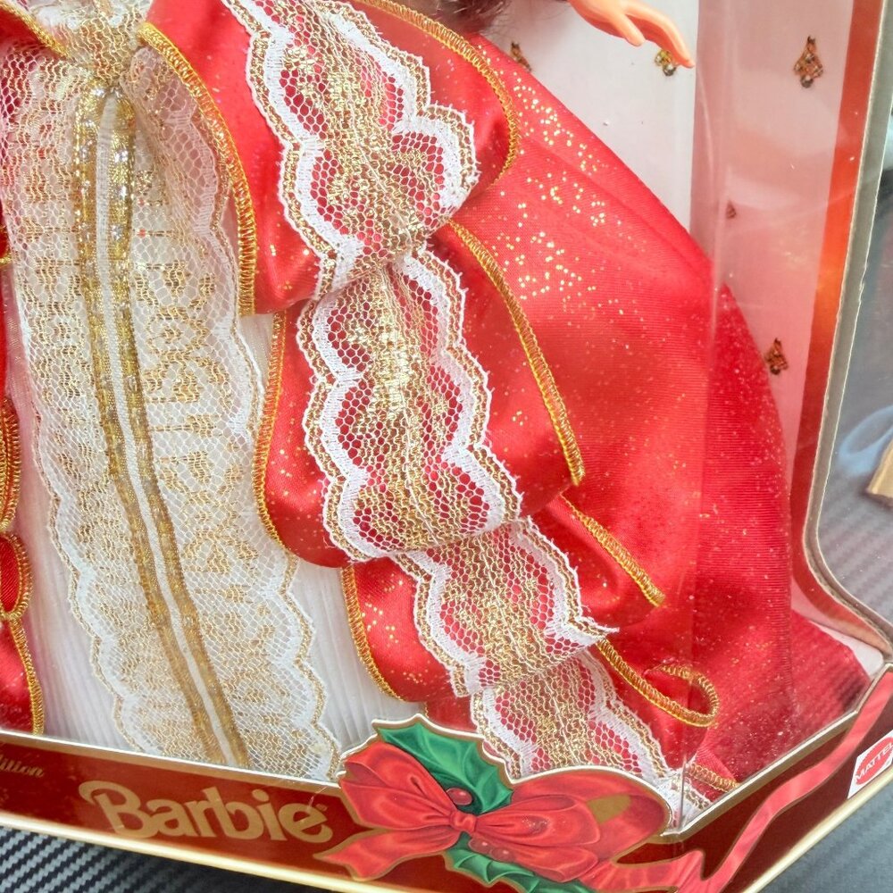 VTG 1996 Happy Holidays Barbie Special Edition NIB Christmas Doll Mattel - Picture 5 of 12